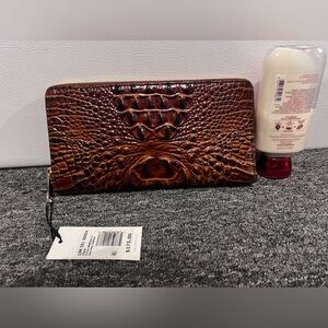 Brahmin clutch brand new